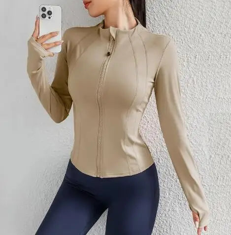 Chaqueta deportiva para mujer, luce impresionante y fresca al momento de hacer ejercicio.