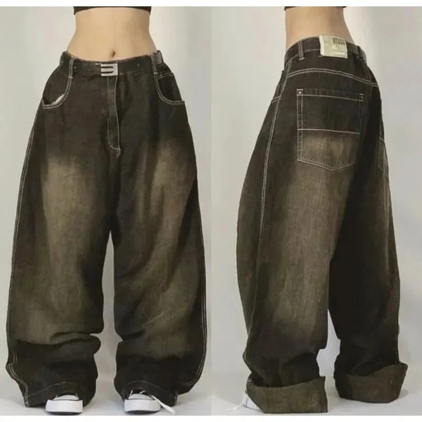 Pantalones de moda hip-hop para una mujer valiente y con estilo