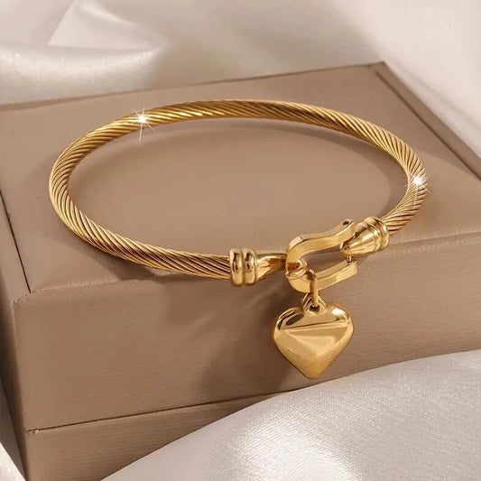 Pulsera con dije de corazón de acero inoxidable de color dorado de 18 quilates para mujere