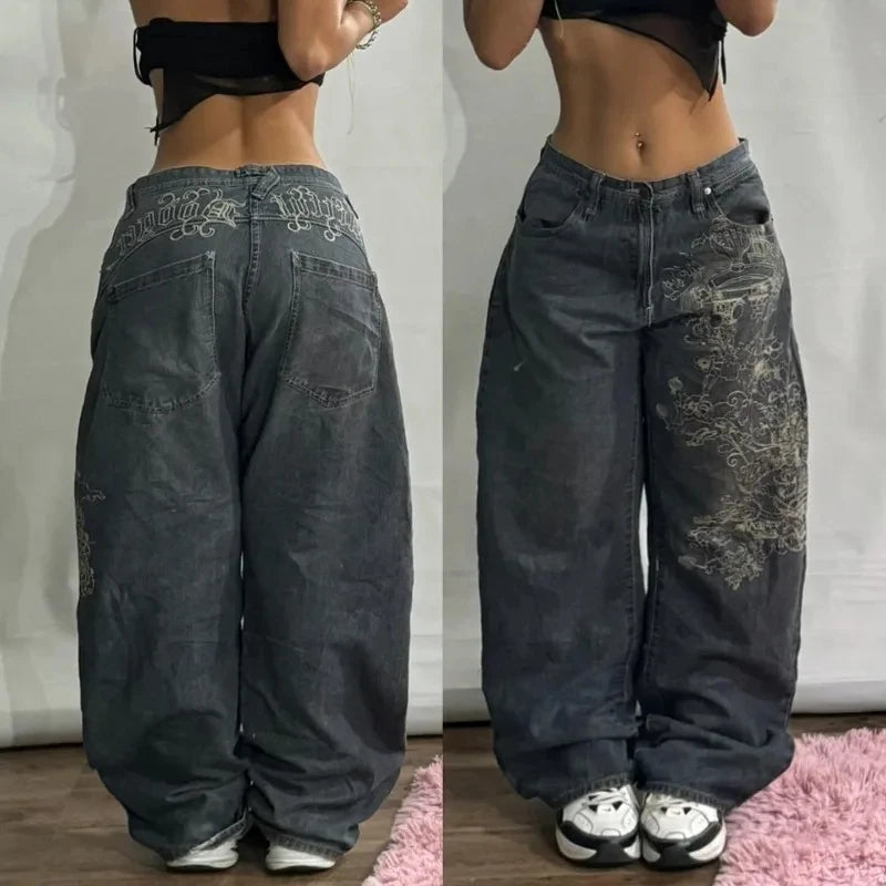 Pantalones de moda hip-hop para una mujer valiente y con estilo