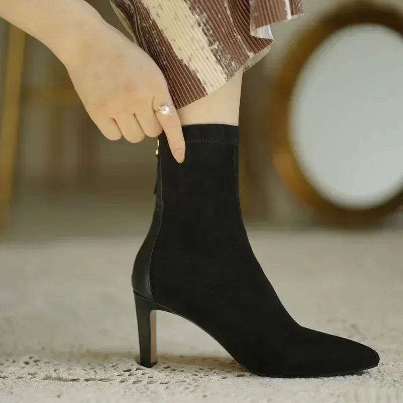Botas de tacón alto para mujer 2025, estilo coreano de otoño e invierno, tacón medio, botas ajustadas y delgadas, punta en punta, botas tipo calcetín para mujer.