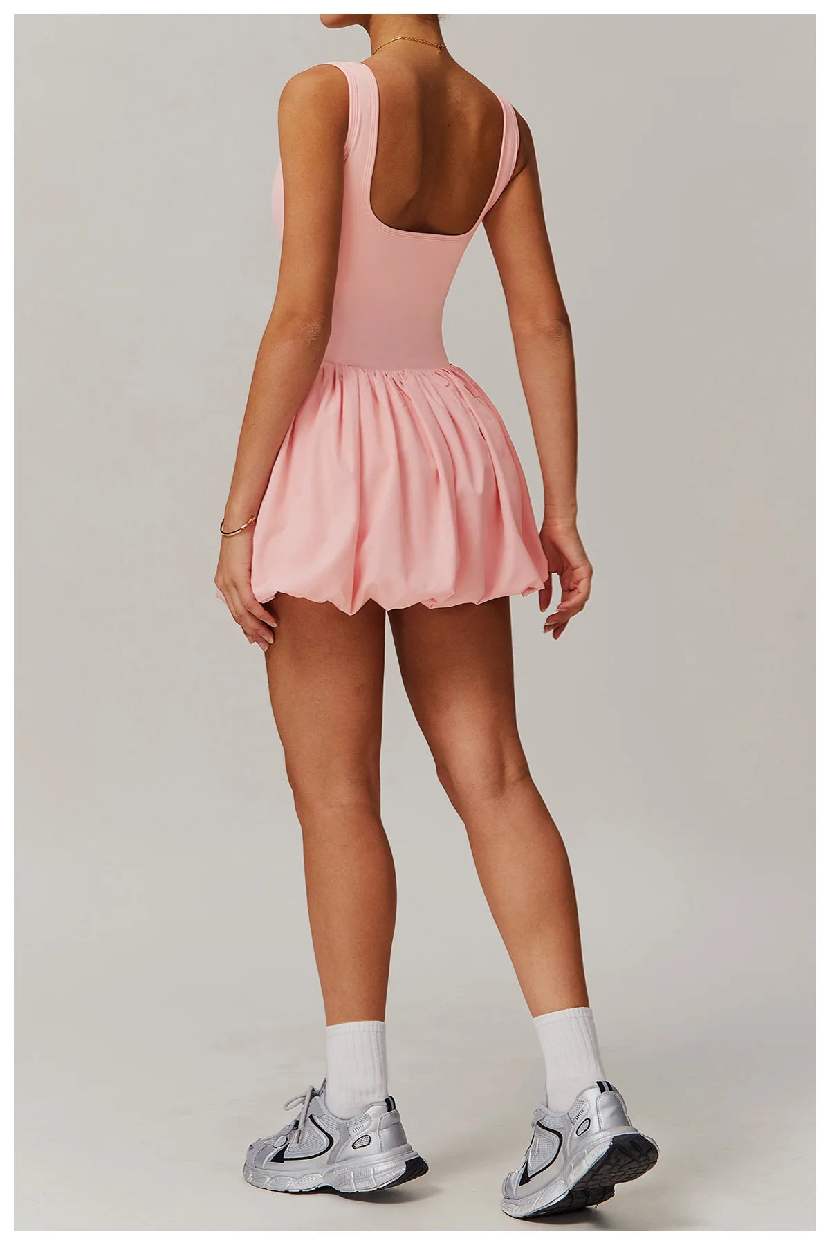 Hermoso traje deportivo para mujer, perfecto para varios tipos de deportes