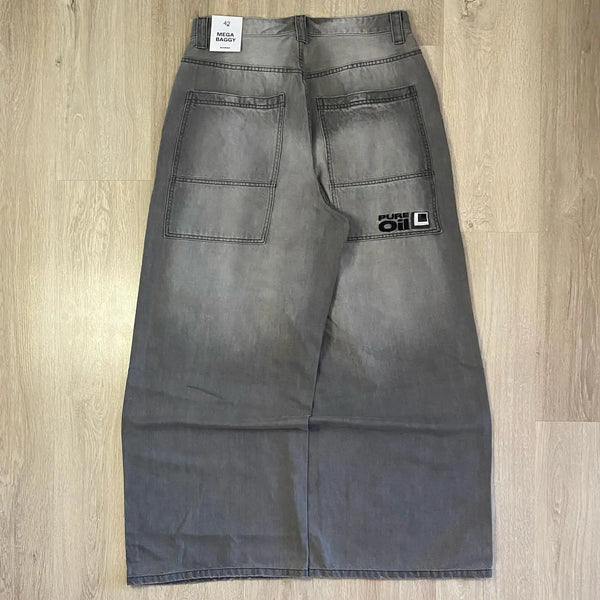 Pantalones de moda hip-hop para una mujer valiente y con estilo