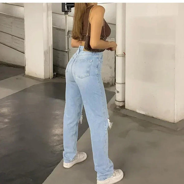 Pantalon Jean para una mujer elegante y moderna con estilo unico