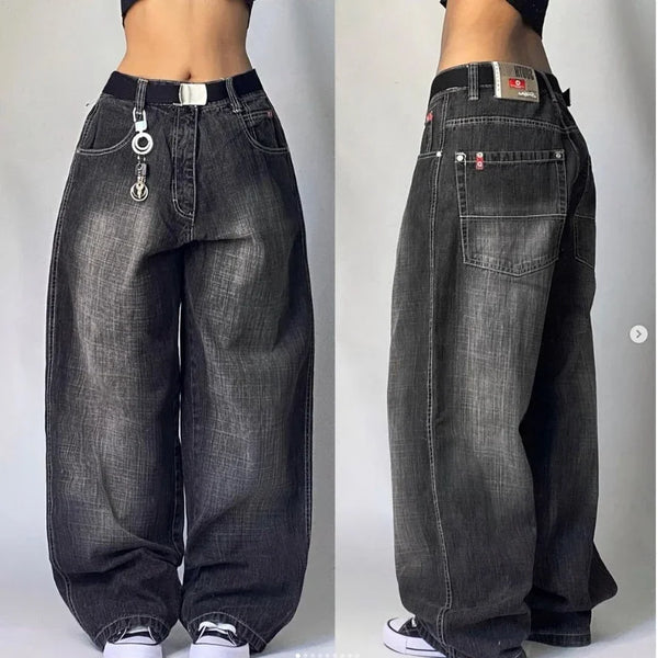 Pantalones de moda hip-hop para una mujer valiente y con estilo