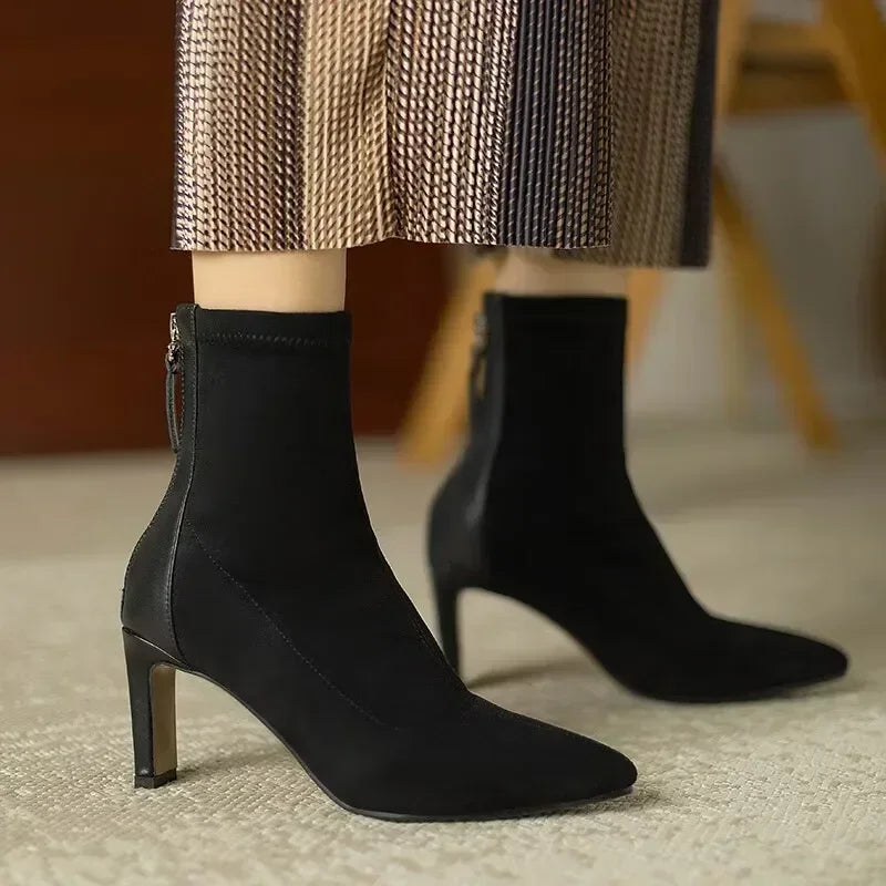 Botas de tacón alto para mujer 2025, estilo coreano de otoño e invierno, tacón medio, botas ajustadas y delgadas, punta en punta, botas tipo calcetín para mujer.